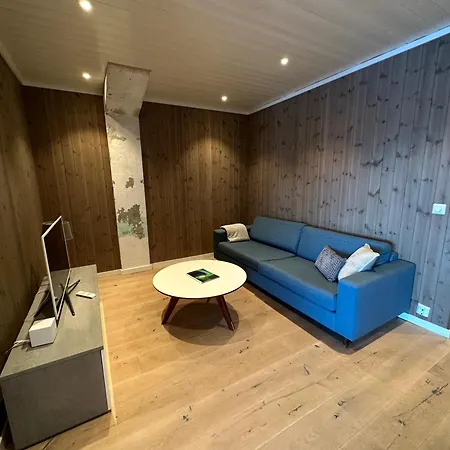 Lofoten Panorama Lodge *