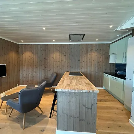 Lofoten Panorama Lodge *